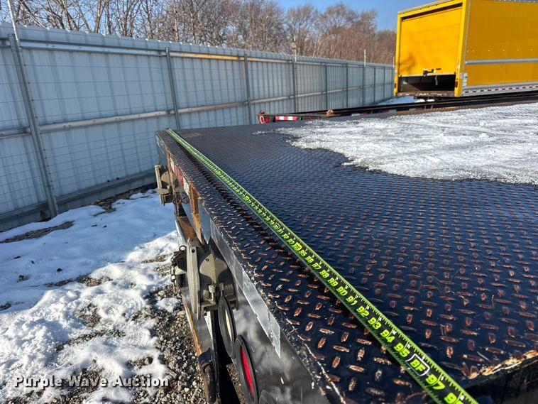 image for item YA1715 2018 Peterbilt 567 crane truck