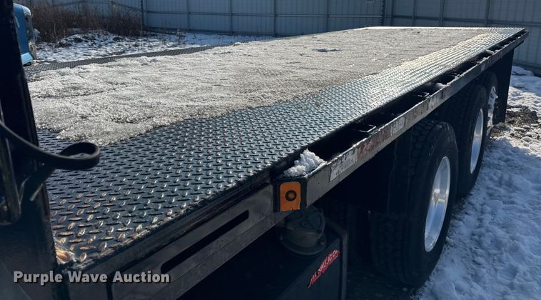 image for item YA1715 2018 Peterbilt 567 crane truck