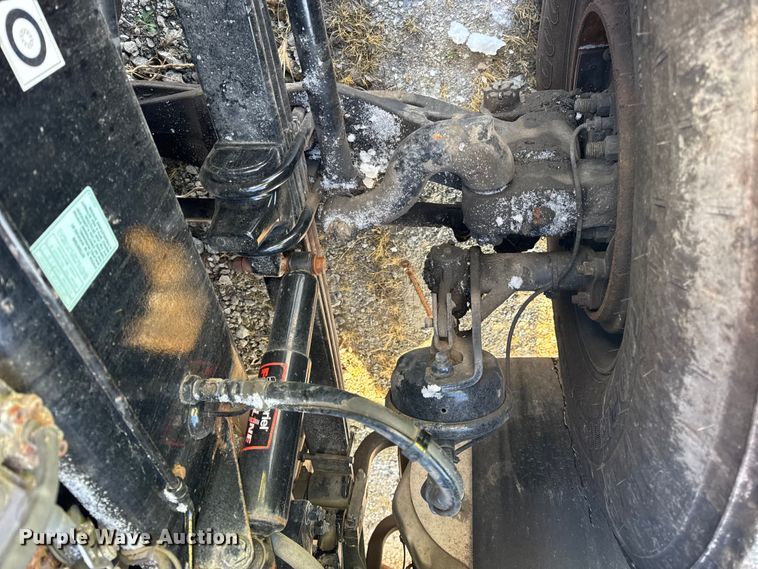 image for item YA1715 2018 Peterbilt 567 crane truck