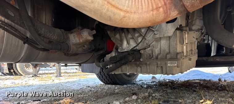 image for item YA1715 2018 Peterbilt 567 crane truck