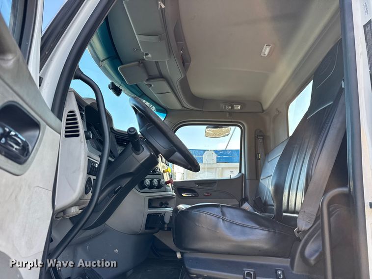 image for item YA1715 2018 Peterbilt 567 crane truck