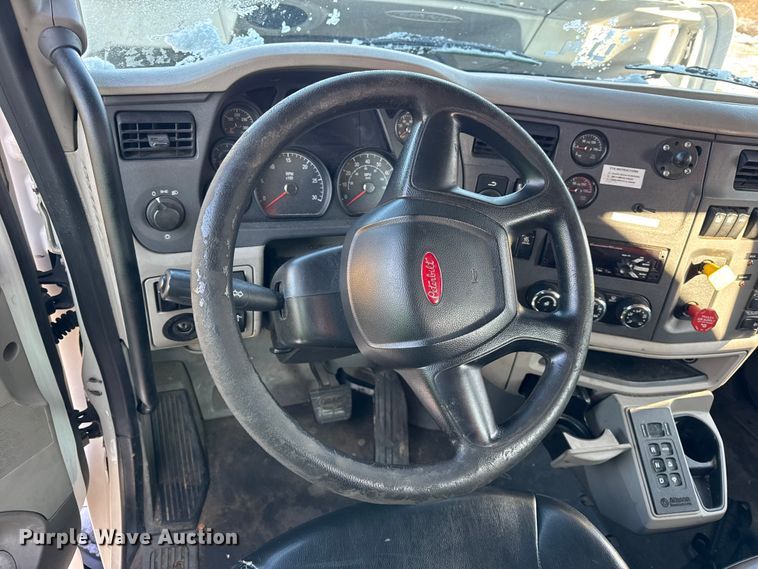 image for item YA1715 2018 Peterbilt 567 crane truck