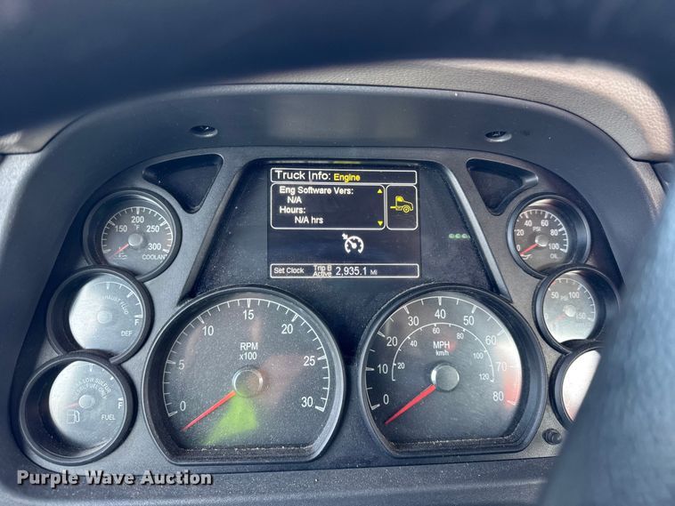 image for item YA1715 2018 Peterbilt 567 crane truck