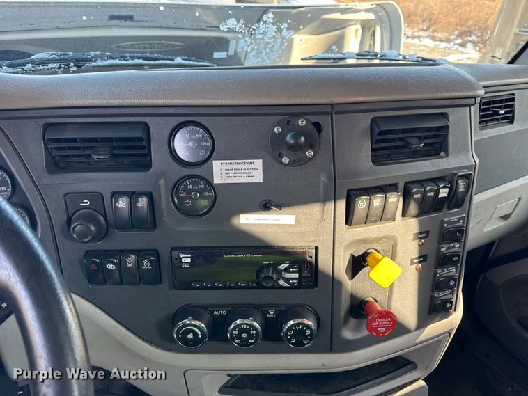 image for item YA1715 2018 Peterbilt 567 crane truck