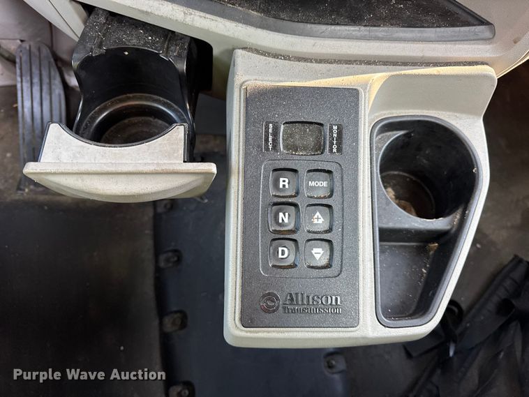 image for item YA1715 2018 Peterbilt 567 crane truck