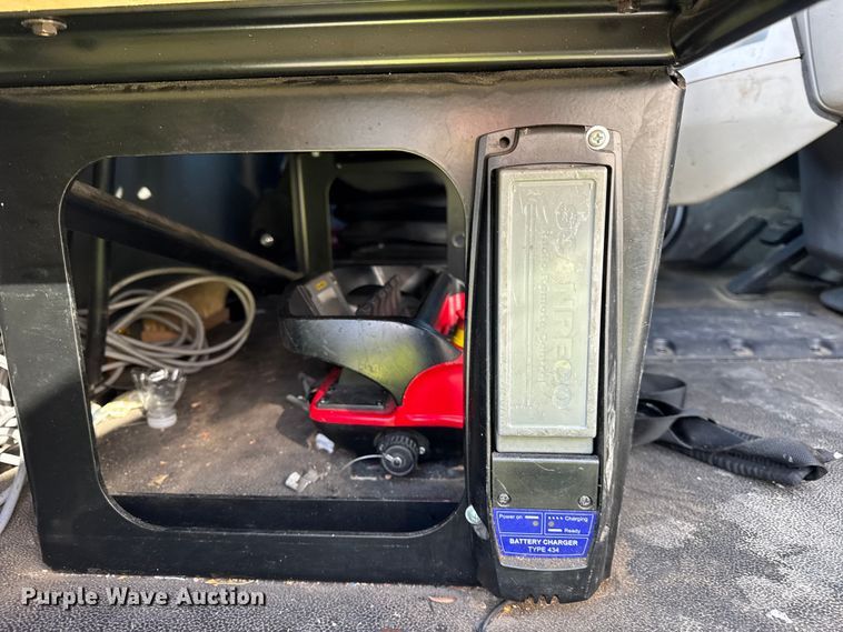 image for item YA1715 2018 Peterbilt 567 crane truck