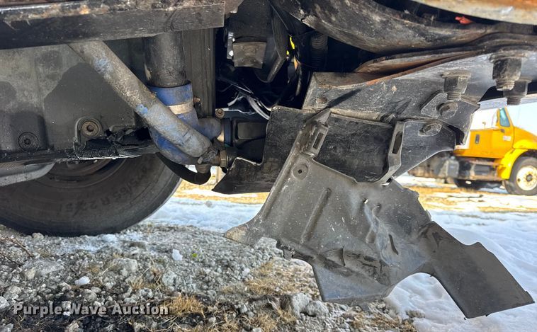 image for item YA1715 2018 Peterbilt 567 crane truck