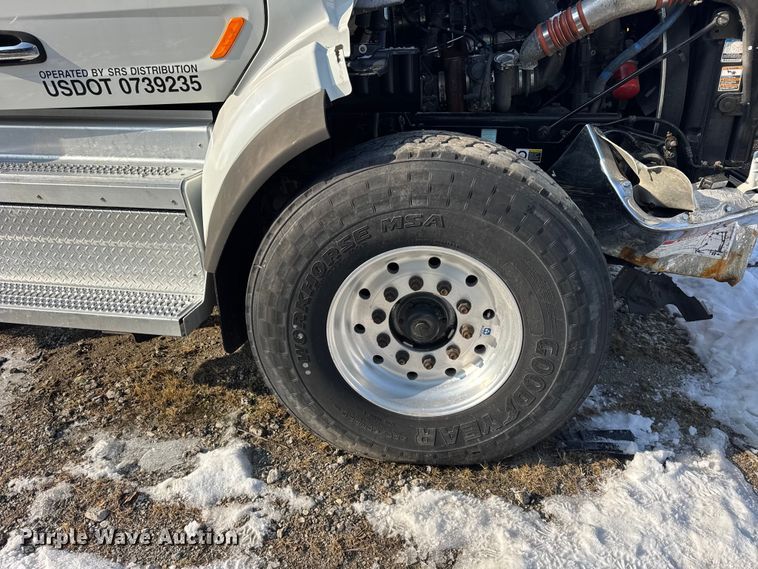 image for item YA1715 2018 Peterbilt 567 crane truck