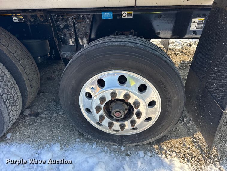 image for item YA1715 2018 Peterbilt 567 crane truck