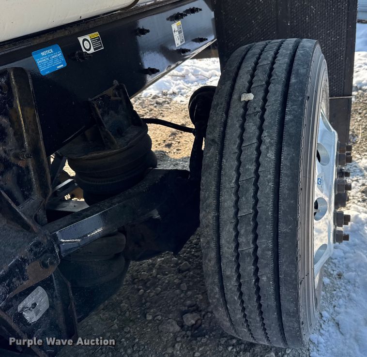 image for item YA1715 2018 Peterbilt 567 crane truck