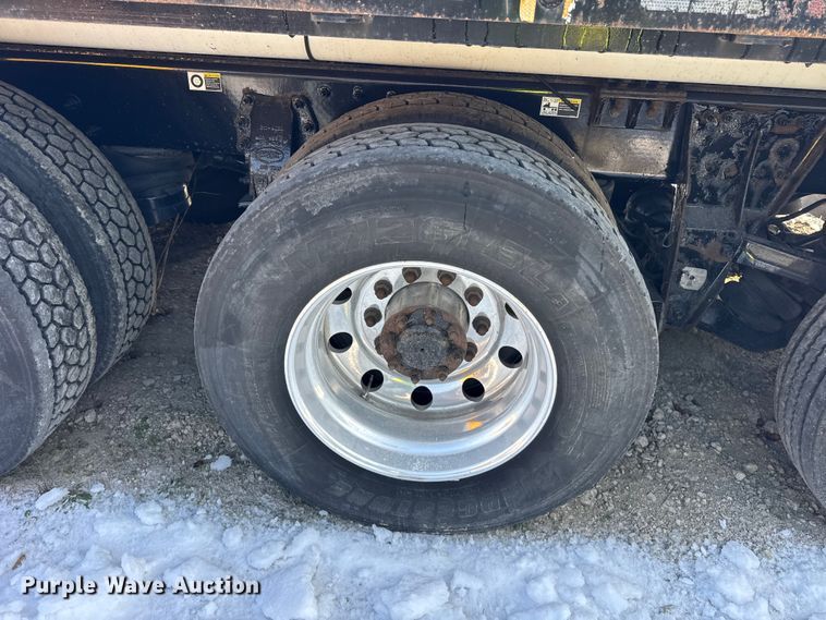 image for item YA1715 2018 Peterbilt 567 crane truck