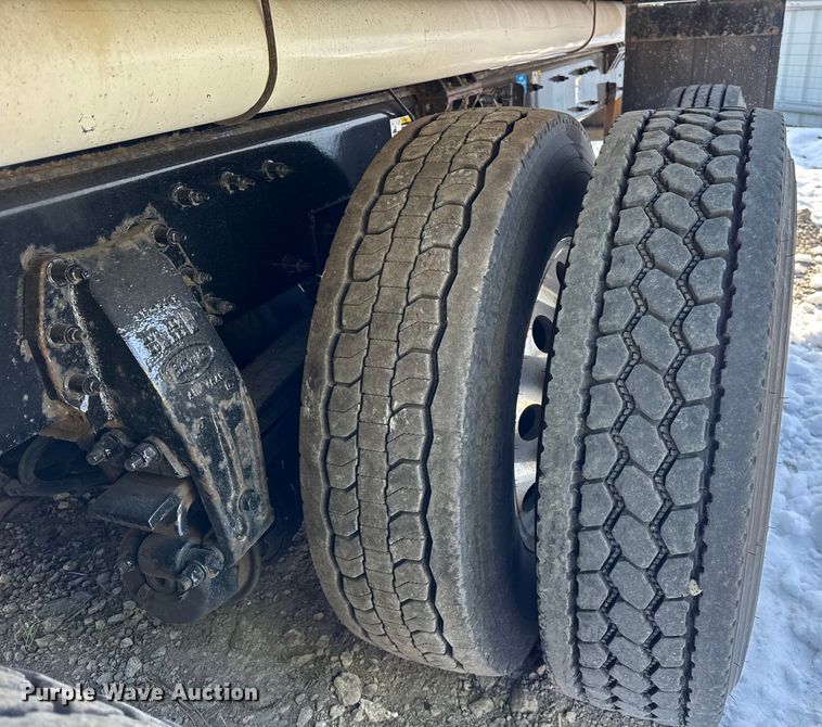 image for item YA1715 2018 Peterbilt 567 crane truck