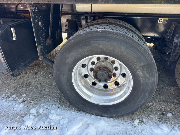 image for item YA1715 2018 Peterbilt 567 crane truck