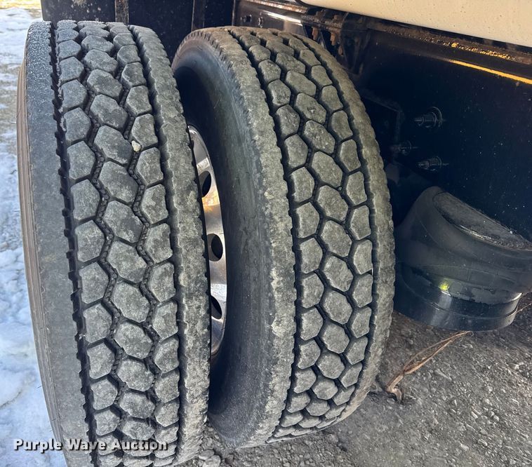 image for item YA1715 2018 Peterbilt 567 crane truck