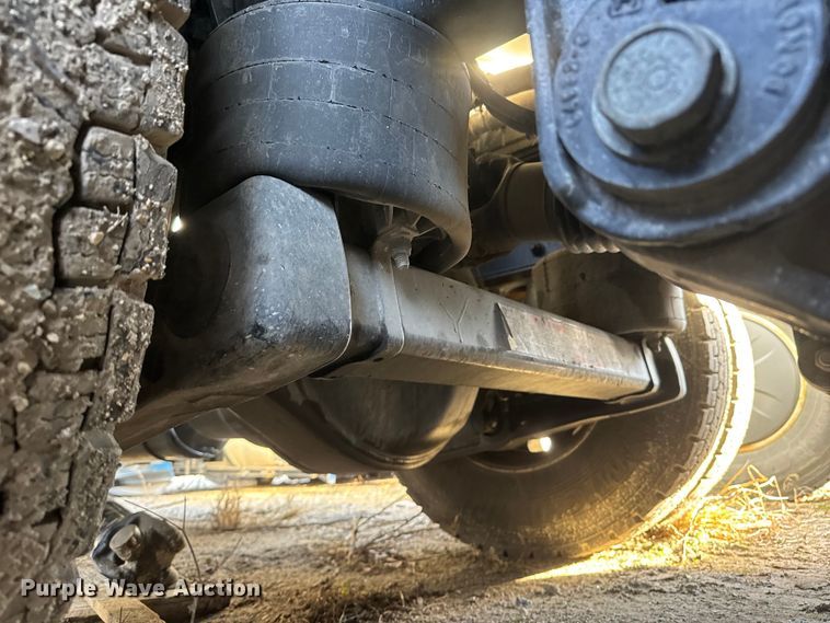 image for item YA1805 2024 Kenworth T800 vacuum truck