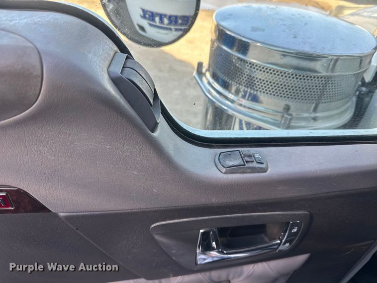 image for item YA1805 2024 Kenworth T800 vacuum truck