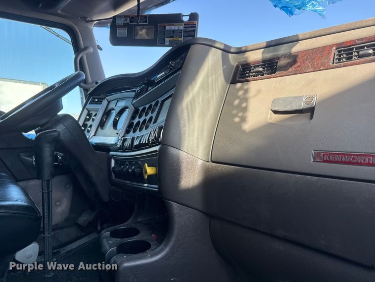 image for item YA1805 2024 Kenworth T800 vacuum truck