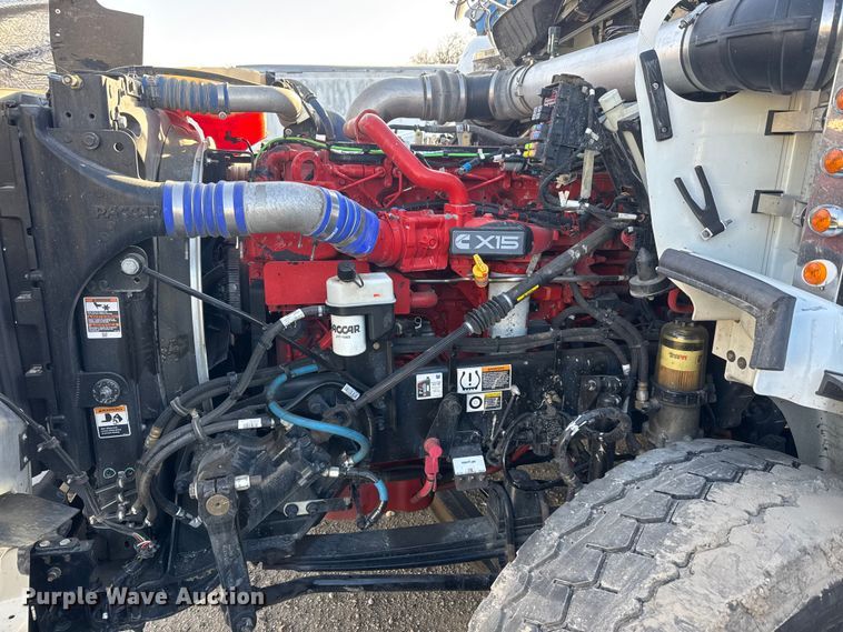 image for item YA1805 2024 Kenworth T800 vacuum truck