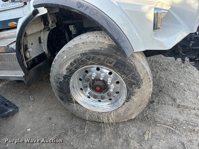 image for item YA1805 2024 Kenworth T800 vacuum truck