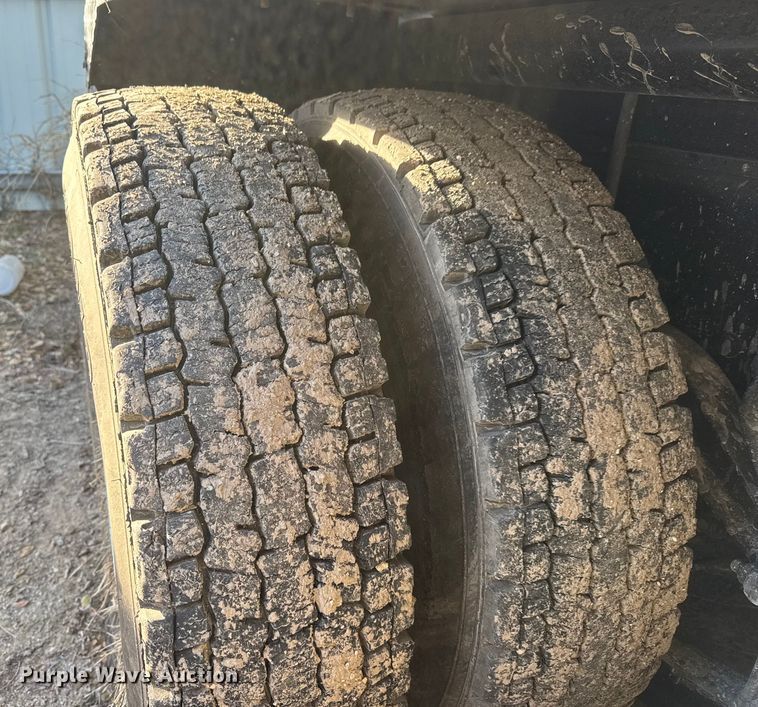 image for item YA1805 2024 Kenworth T800 vacuum truck