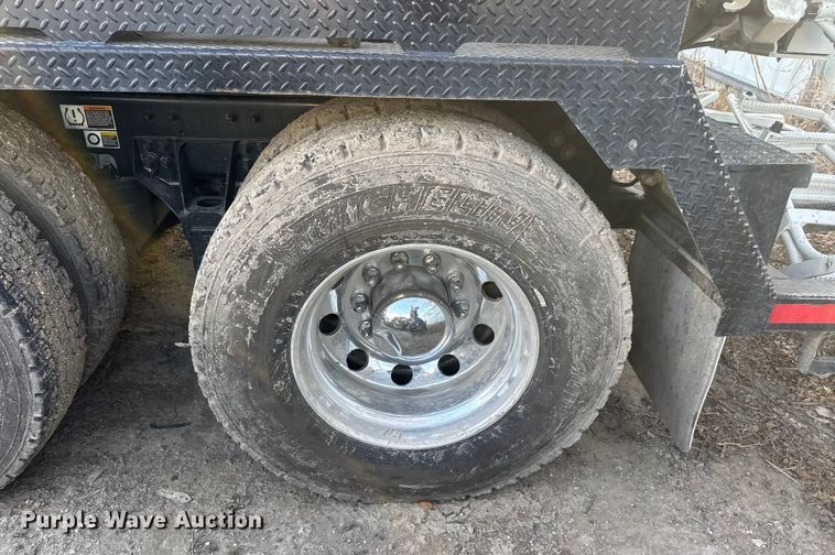 image for item YA1805 2024 Kenworth T800 vacuum truck