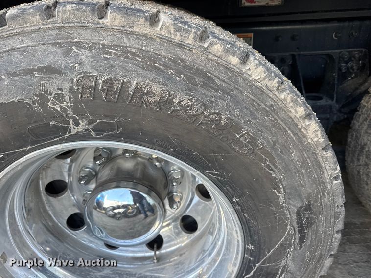 image for item YA1805 2024 Kenworth T800 vacuum truck