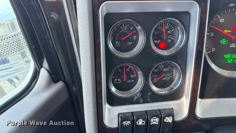 image for item YA1805 2024 Kenworth T800 vacuum truck