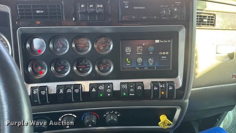 image for item YA1805 2024 Kenworth T800 vacuum truck