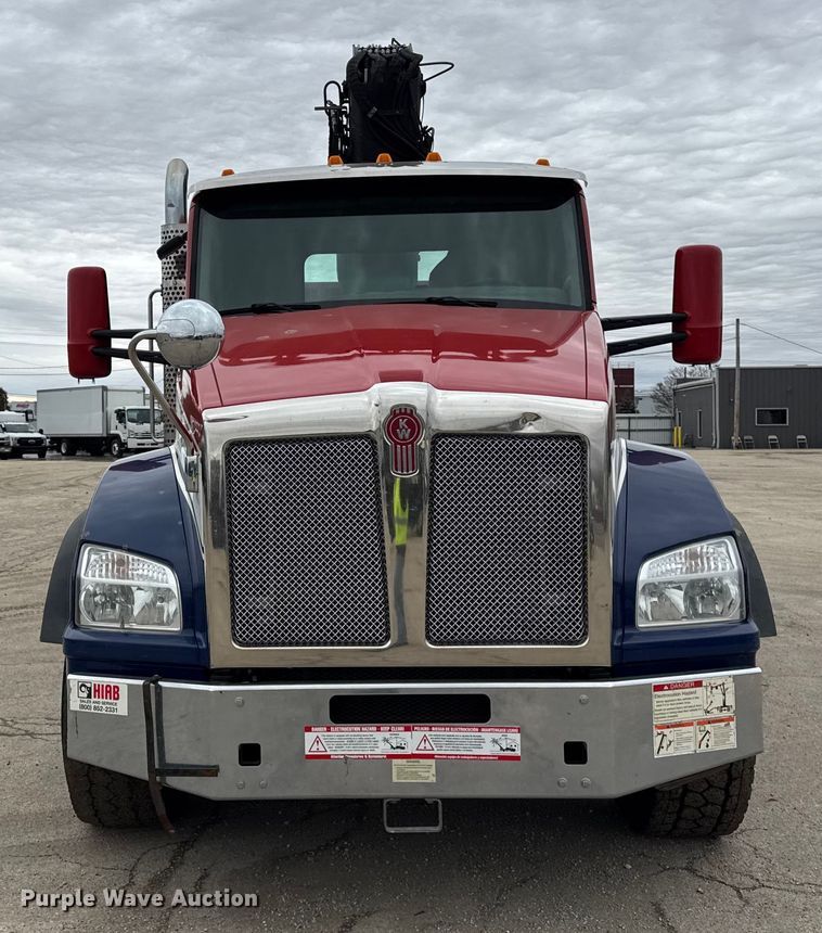 image for item YA1853 2017 Kenworth T880 crane truck