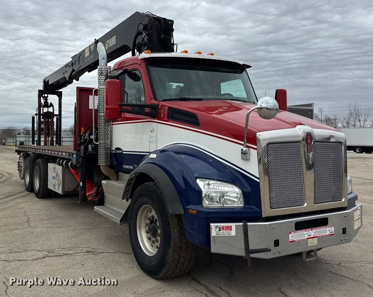 image for item YA1853 2017 Kenworth T880 crane truck