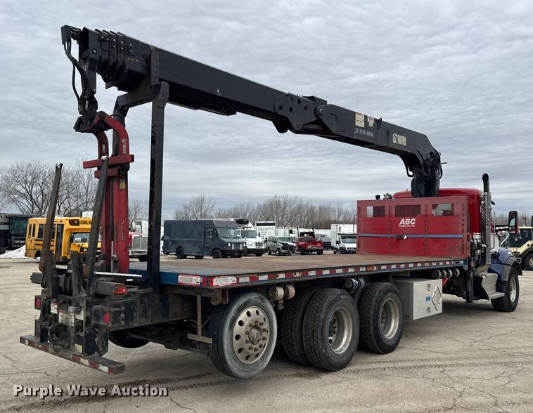 image for item YA1853 2017 Kenworth T880 crane truck