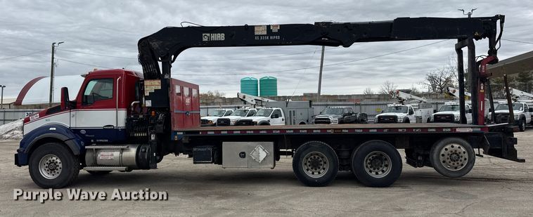 image for item YA1853 2017 Kenworth T880 crane truck