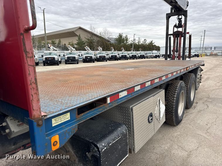 image for item YA1853 2017 Kenworth T880 crane truck