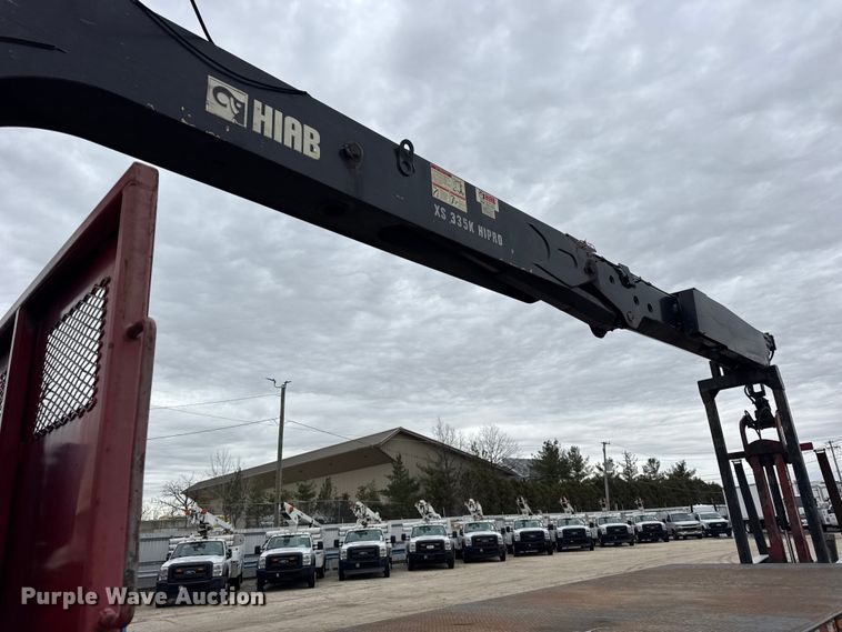 image for item YA1853 2017 Kenworth T880 crane truck