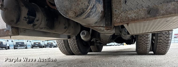 image for item YA1853 2017 Kenworth T880 crane truck