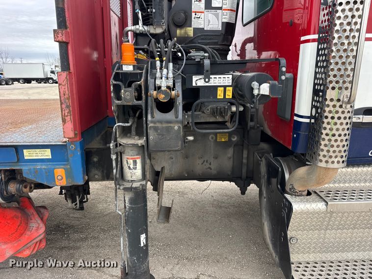 image for item YA1853 2017 Kenworth T880 crane truck