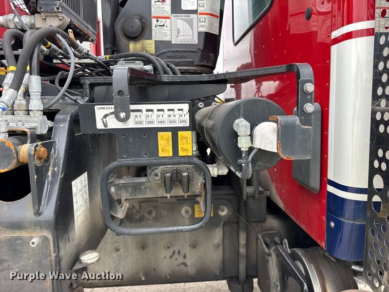 image for item YA1853 2017 Kenworth T880 crane truck