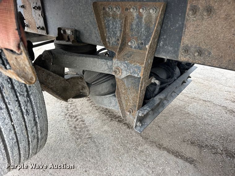 image for item YA1853 2017 Kenworth T880 crane truck