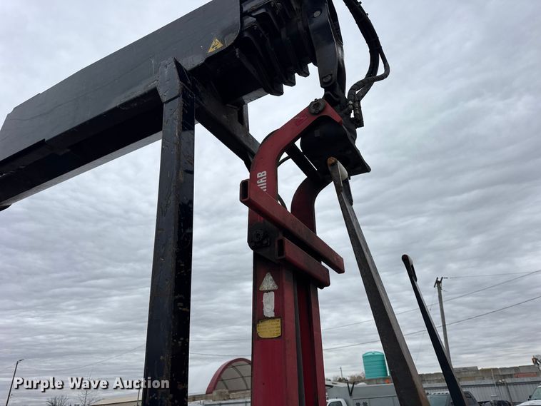 image for item YA1853 2017 Kenworth T880 crane truck