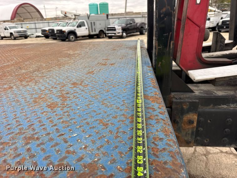 image for item YA1853 2017 Kenworth T880 crane truck