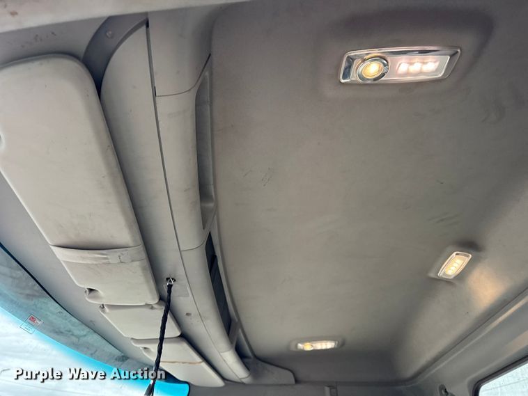 image for item YA1853 2017 Kenworth T880 crane truck