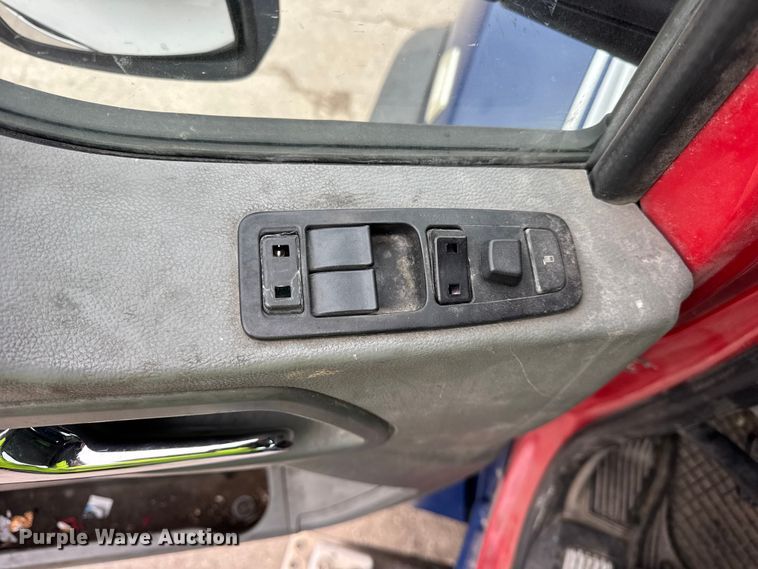 image for item YA1853 2017 Kenworth T880 crane truck