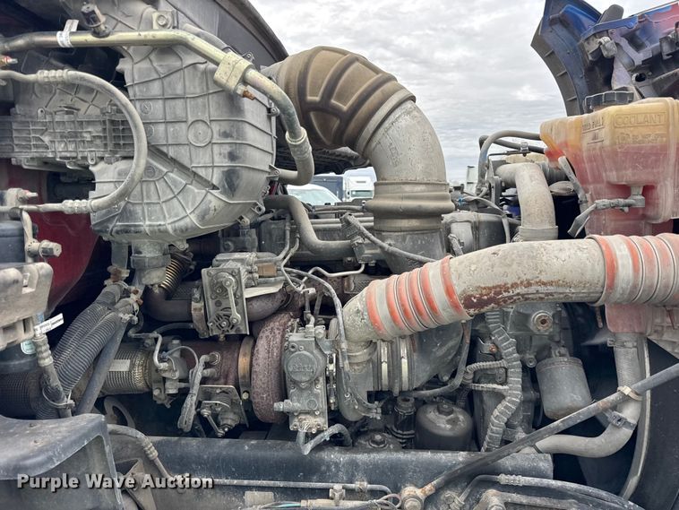 image for item YA1853 2017 Kenworth T880 crane truck