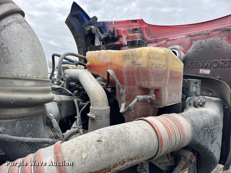 image for item YA1853 2017 Kenworth T880 crane truck