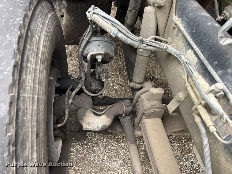 image for item YA1853 2017 Kenworth T880 crane truck