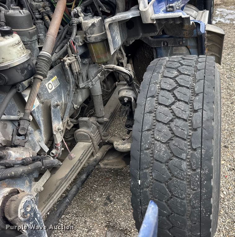 image for item YA1853 2017 Kenworth T880 crane truck