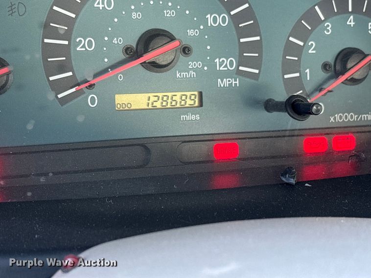 image for item DM1975 2002 Mitsubishi Galant ES 