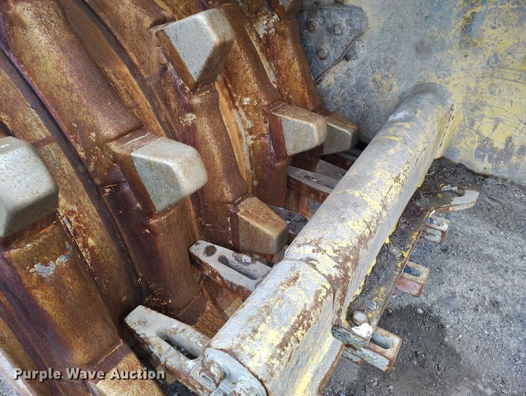 image for item DT0832 2019 Bomag BC 473-4 landfill compactor