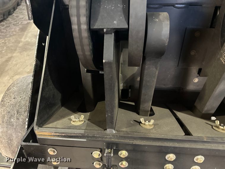 image for item DW4412 John Deere 800 Aercore aerator 