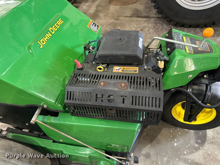 image for item DW4412 John Deere 800 Aercore aerator 